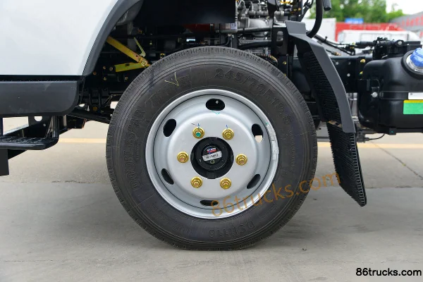 SHACMAN Commercial Vehicle Delong G1 2.5L Diesel 137 hp 4X2(6 wheels) Fast Gear 5-Speed 3.87m Semi-Row Stake Truck Chassis (1) | 86Trucks