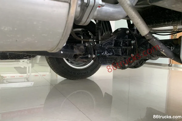Foton Xiangling V1 1.5L 116 ch 4X2(6 roues) essence 2,3 m double rangée camion plateau à ridelles (China VI) Châssis (2) | 86Trucks