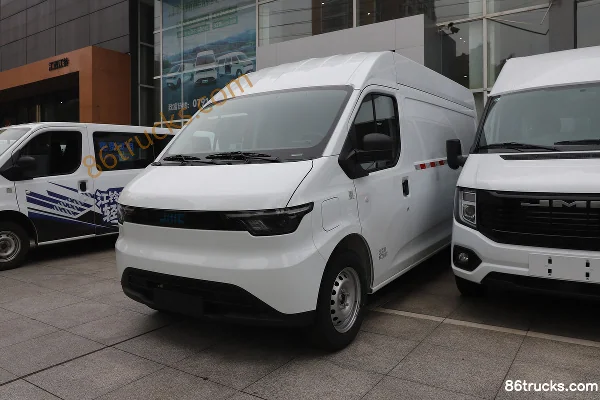 JMC E-Fushun 2025 Windowless 2-Seat Mid-Roof Mid-Wheelbase Electric Closed Van CATL 77.28kWh Exterior (3) | 86Trucks