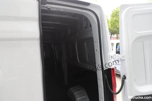 JMC E-Fushun 2025 Windowless 2-Seat Mid-Roof Mid-Wheelbase Electric Closed Van CATL 77.28kWh Cargo Box (2) | 86Trucks