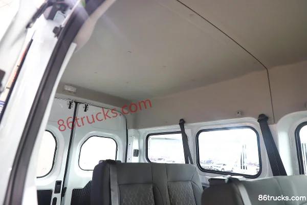 JMC Fushun 2025 model bright window version pure electric 7-seat 5.185m medium wheelbase medium roof light bus 53.58kWh Cargo Box (2) | 86Tr