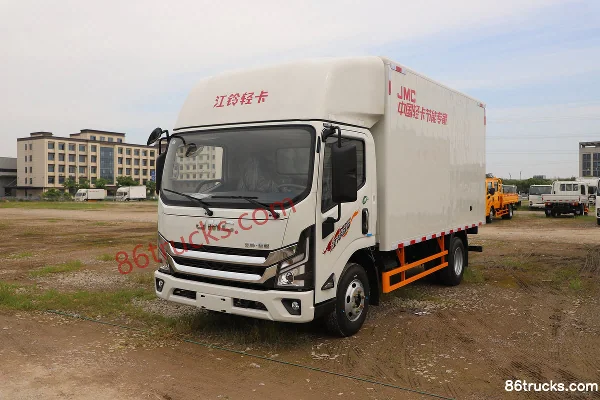 JMC Blue Whale Wide Body 2.5L Diesel 174 hp 4X2(6 wheels) WLY 6-speed 4.2m Single Row Van Light Truck Exterior (3) | 86Trucks
