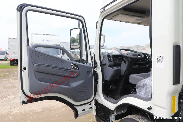 JMC Blue Whale Wide Body 2.5L Diesel 174 hp 4X2(6 wheels) WLY 6-speed 4.2m Single Row Van Light Truck Cab (1) | 86Trucks