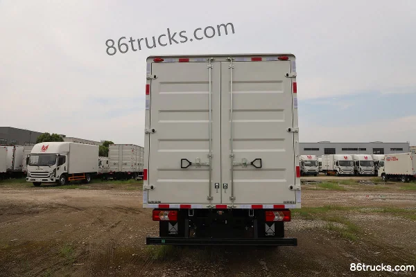 JMC Blue Whale Wide Body 2.5L Diesel 174 hp 4X2(6 wheels) WLY 6-speed 4.2m Single Row Van Light Truck (3) | 86Trucks