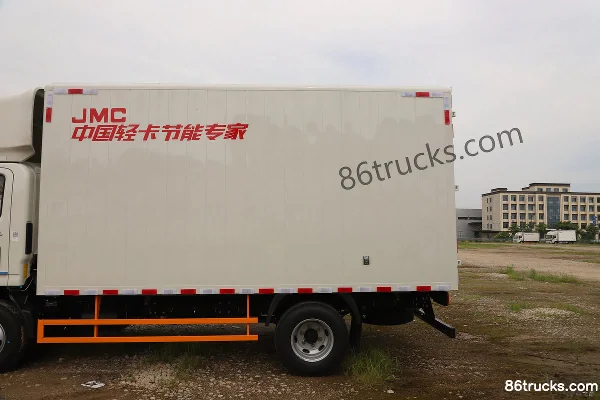 JMC Blue Whale Wide Body 2.5L Diesel 174 hp 4X2(6 wheels) WLY 6-speed 4.2m Single Row Van Light Truck (2) | 86Trucks