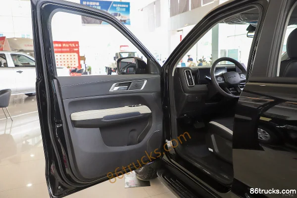 JMC New Yuhu 2.5T Diesel 167 hp 4WD Manual Short Wheelbase Double Row Pickup Chassis (1) | 86Trucks