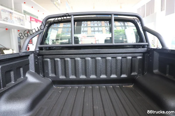 JMC New Yuhu 2.5T Diesel 167 hp 4WD Manual Short Wheelbase Double Row Pickup Body (4) | 86Trucks