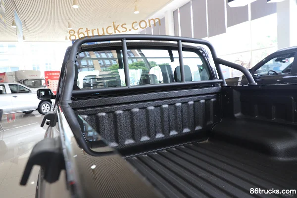 JMC New Yuhu 2.5T Diesel 167 hp 4WD Manual Short Wheelbase Double Row Pickup Body (2) | 86Trucks