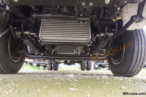 JMC New Shunda Narrow Body Luxury 2.5L Diesel 136hp 4X2(6 wheels) WLY 5-Speed 3.2m Double Row Flatbed Light Truck Chassis (1) | 86Trucks