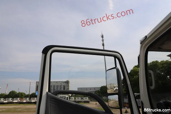 JMC Kaiyun+ Narrow Body 2.5L Diesel 136hp 4X2(6 wheels) WLY 5-Speed Hydraulic Brake 3.2m Double Row Flatbed Light Truck Cab (2) | 86Trucks