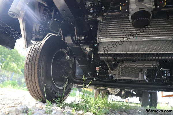 JMC Kaiyun+ Narrow Body 2.5L Diesel 136hp 4X2(6 wheels) WLY 5-Speed Hydraulic Brake 3.2m Double Row Flatbed Light Truck Chassis (2) | 86Truc