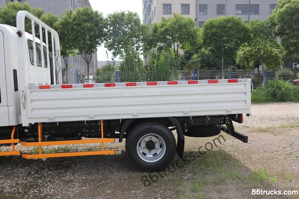 JMC Kaiyun+ Narrow Body 2.5L Diesel 136hp 4X2(6 wheels) WLY 5-Speed Hydraulic Brake 3.2m Double Row Flatbed Light Truck (1) | 86Trucks
