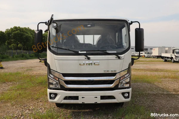 JMC Blue Whale Medium Body 2.5L Diesel 174 hp 4X2(6 wheels) Fast Gear 8-speed 3.2m Double-row Flatbed Light Truck Exterior (2) | 86Trucks