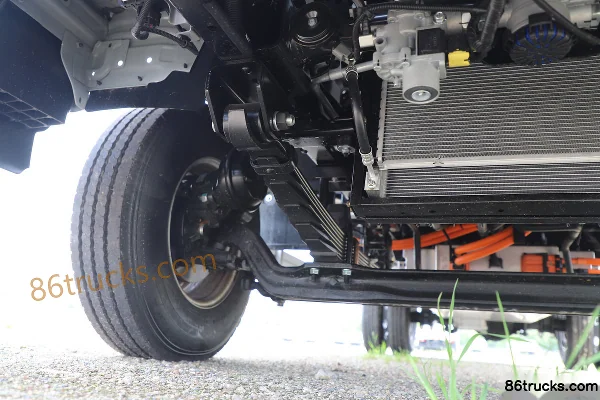 JMC E-Luda 4X2(6 roues) camion frigorifique 100% électrique cabine simple 4,11 m CATL 140,41 kWh Châssis (2) | 86Trucks