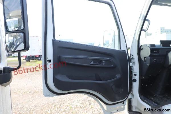 JMC Shunda 2025 EV 4X2(6 wheels) hydraulic brake 3.8m single-row box light truck Times Xin'an 63.75kWh Cab (3) | 86Trucks