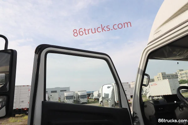 JMC Shunda 2025 EV 4X2(6 wheels) hydraulic brake 3.8m single-row box light truck Times Xin'an 63.75kWh Cab (2) | 86Trucks