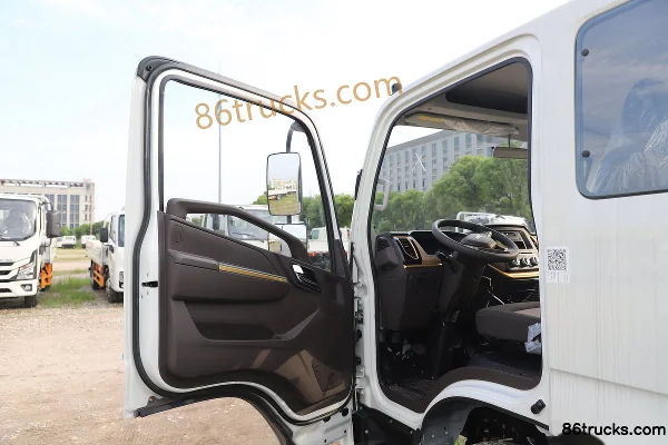JMC Kaiwei Wide Body 143hp 4X2(6 wheels) 3.8m Semi-row Flatbed Light Truck (China VI)(Hydraulic Brake) Cab (2) | 86Trucks