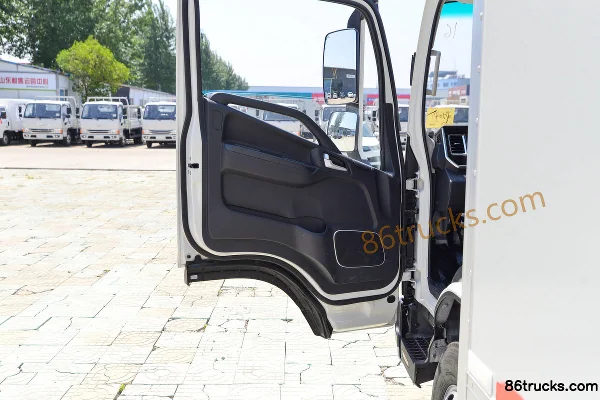 JAC Lingpao L6 CNG 150hp 4X2(6 wheels) Xingrui 6-speed 3.82m semi-row van light truck Cab (2) | 86Trucks