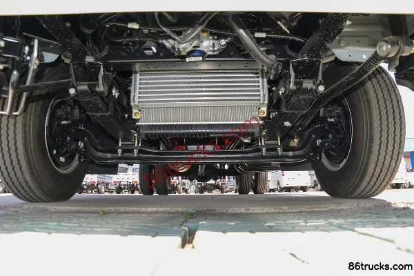 JAC Lingpao L6 CNG 150hp 4X2(6 wheels) Xingrui 6-speed 3.82m semi-row van light truck Chassis (1) | 86Trucks