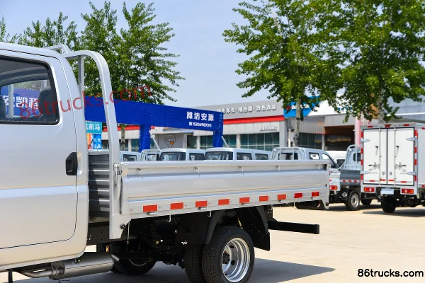 Feidi GX 1.6L Gasoline 122 hp 4X2(6 wheels) 5-Speed 3.02m Double Row Flatbed Mini Truck Body (1) | 86Trucks