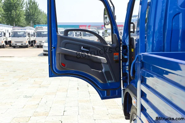 Feidi V3 Series 129 hp 4X2(6 wheels) 4.81m crew cab flatbed light truck (2) | 86Trucks