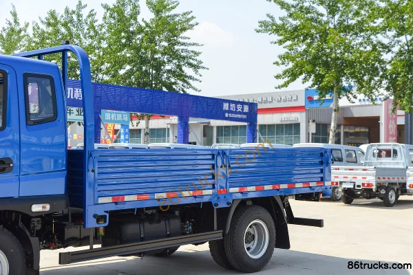 Feidi V3 Series 129 hp 4X2(6 wheels) 4.81m crew cab flatbed light truck Body (1) | 86Trucks