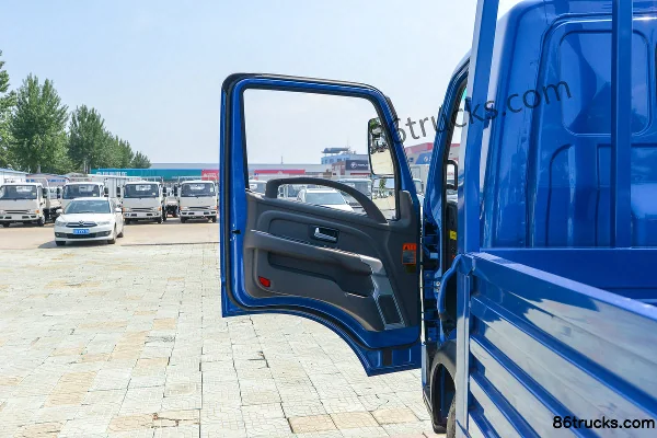 Feidi V3 Series 124 hp 4X2(6 wheels) 4.2m Flatbed Light Truck with Single Row Cab (1) | 86Trucks