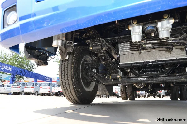 Feidi V3 Series 124 hp 4X2(6 wheels) 4.2m Flatbed Light Truck with Single Row Cab Chassis (2) | 86Trucks