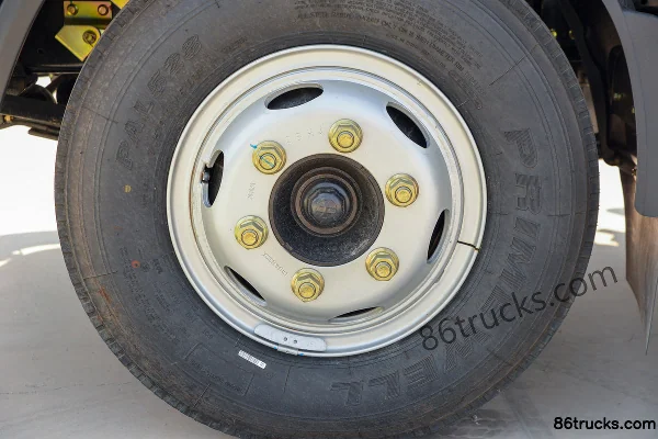 Feidi V5 2.5L Diesel 150hp 4X2(6 wheels) Changtai 8-Speed 4.13m Single Row Flatbed Light Truck Chassis (3) | 86Trucks