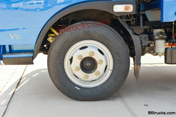 Feidi V5 2.5L Diesel 150hp 4X2(6 wheels) Changtai 8-Speed 4.13m Single Row Flatbed Light Truck Chassis (1) | 86Trucks