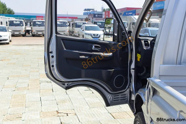 Feidi GX Shuxiang Edition 1.5L 108 hp 4X2(6 wheels) 3.6m single-row flatbed truck Cab (2) | 86Trucks