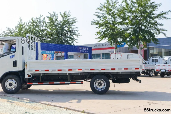 Yuejin Dana T2 Hydraulic Brake 4.2m Single Row Pure Electric Panel Light Truck Lishen 74.47kWh 4X2(6 wheels) Body (2) | 86Trucks