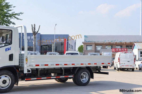 Yuejin Dana T2 Hydraulic Brake 4.2m Single Row Pure Electric Panel Light Truck Lishen 74.47kWh 4X2(6 wheels) Body (1) | 86Trucks