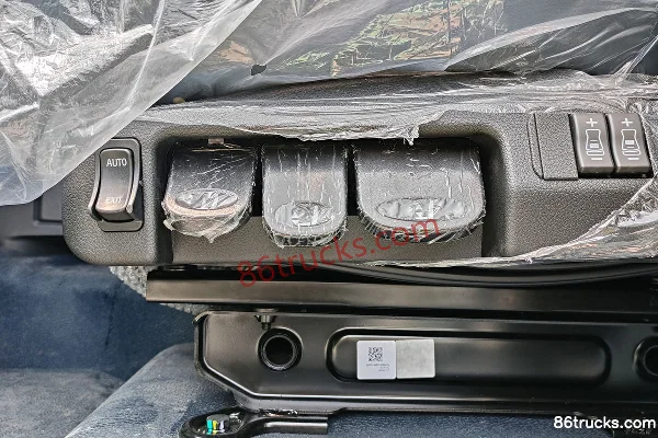 FARIZON X7E 4X2(6 wheels) 9.6m Battery Swap Electric Wing Box Truck Xuanwu 403kWh Cab (3) | 86Trucks