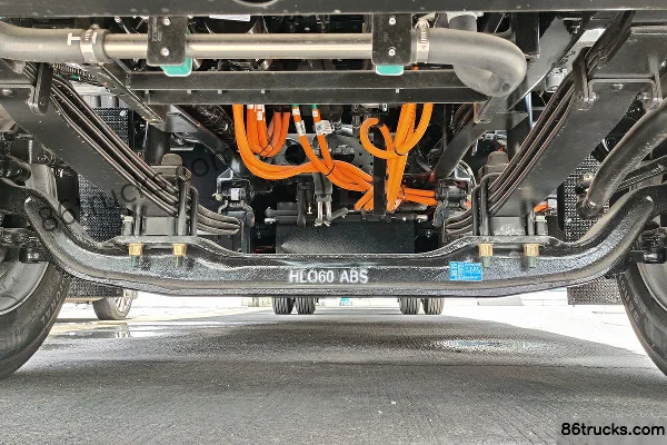 FARIZON X7E 4X2(6 wheels) 9.6m Battery Swap Electric Wing Box Truck Xuanwu 403kWh Chassis (1) | 86Trucks