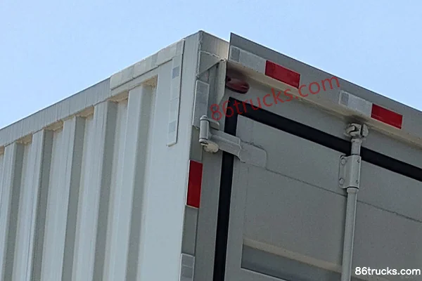 FARIZON X7E 4X2(6 wheels) 9.6m Battery Swap Electric Wing Box Truck Xuanwu 403kWh Body (2) | 86Trucks