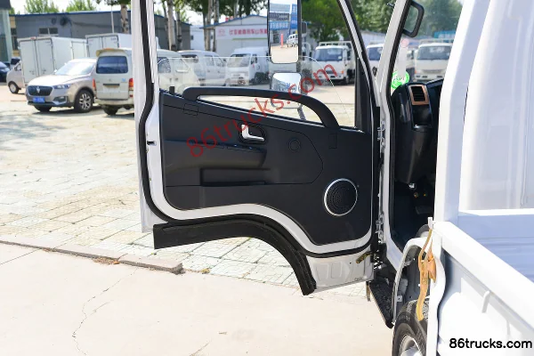Kama K1 1.6L Gasoline 123hp 4X2(6 wheels) Mengwo 5-Speed 4.2m Single Row Flatbed Mini Truck Cab (2) | 86Trucks