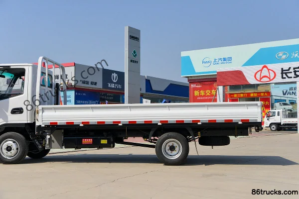 Kama K1 1.6L Gasoline 123hp 4X2(6 wheels) Mengwo 5-Speed 4.2m Single Row Flatbed Mini Truck Body (3) | 86Trucks
