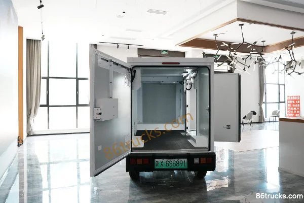 Neolix X6 Pure Electric Mini Truck 4X2(6 wheels) Body (1) | 86Trucks