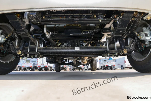Dongfeng Xiaobawang W08 1.6L 123hp 4X2(6 wheels) 3.05m single-row wing-opening box truck (single rear tire) Chassis (1) | 86Trucks