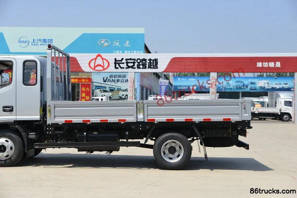 JAC Lingpao L6 2.5L Diesel 150hp 4X2(6 wheels) 6-Speed 3.85m Single Row Flatbed Light Truck Body (2) | 86Trucks