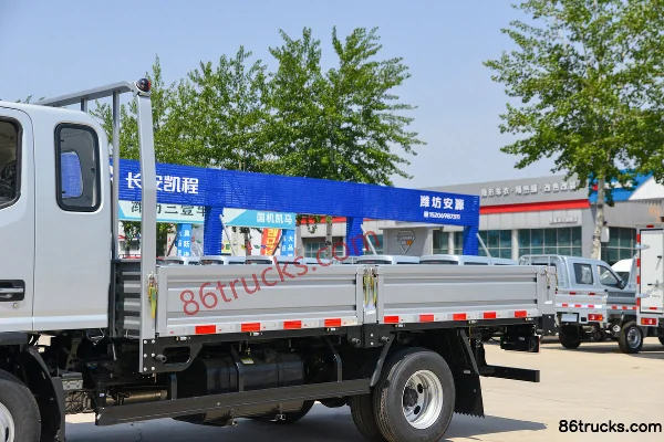 JAC Lingpao L6 2.5L Diesel 150hp 4X2(6 wheels) 6-Speed 3.85m Single Row Flatbed Light Truck Body (1) | 86Trucks