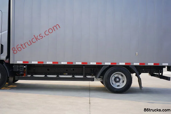 Ruichi C9 Pioneer Edition II 4.315m Single Row Pure Electric Van Light Truck CATL 120kWh 4X2(6 wheels) Body (3) | 86Trucks