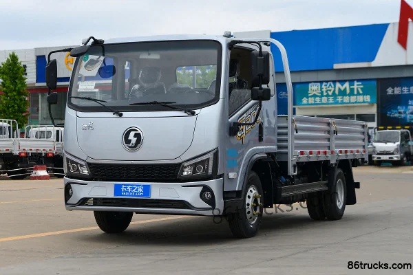 SHACMAN Commercial Vehicle Delong G200 170hp 4X2(6 wheels) 3.82m Semi-Forward Flatbed Light Truck Exterior (3) | 86Trucks
