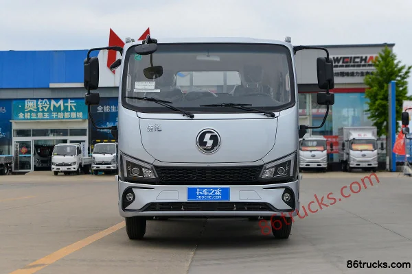 SHACMAN Commercial Vehicle Delong G200 170hp 4X2(6 wheels) 3.82m Semi-Forward Flatbed Light Truck Exterior (2) | 86Trucks