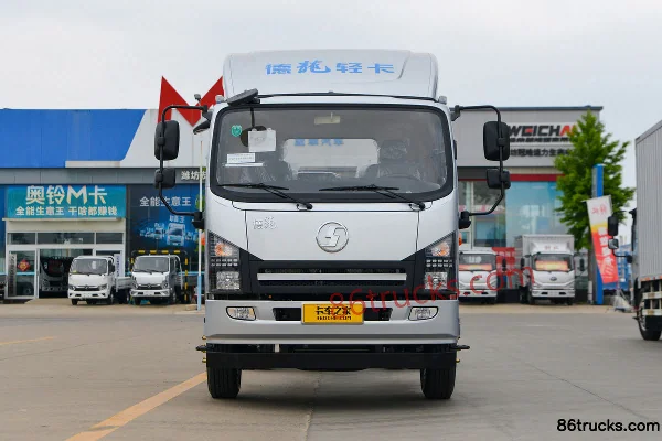 SHACMAN Commercial Vehicle Delong G1 2.5L Diesel 137 hp 4X2(6 wheels) Fast Gear 5-Speed 3.87m Semi-Row Stake Truck Exterior (2) | 86Trucks