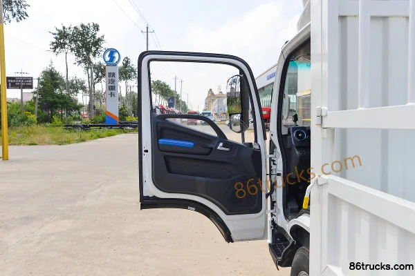 Auman Zhilan ES 4.5T 4.17m Single-row Pure Electric Stake Truck (Air Brake) 100.46kWh 4X2(6 wheels) Cab (1) | 86Trucks