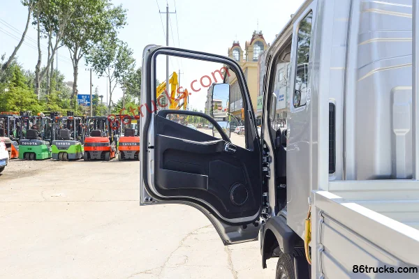 Foton Shidai Linghang M6 160 ch 4X2(6 roues) 3,8 m camion léger à ridelles cabine demi-avancée (1) | 86Trucks