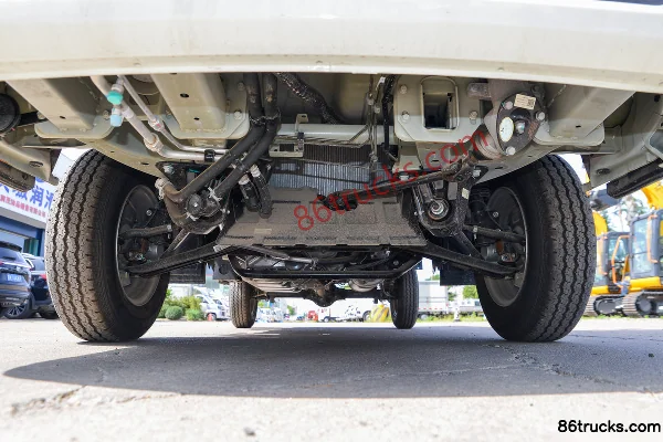 Foton Xiangling M1 Pro Luxe 1.6L 122 ch 4X2(6 roues) Essence Camion plateau simple cabine 3,05 m (pneu arrière simple) Châssis (1) | 86Truck