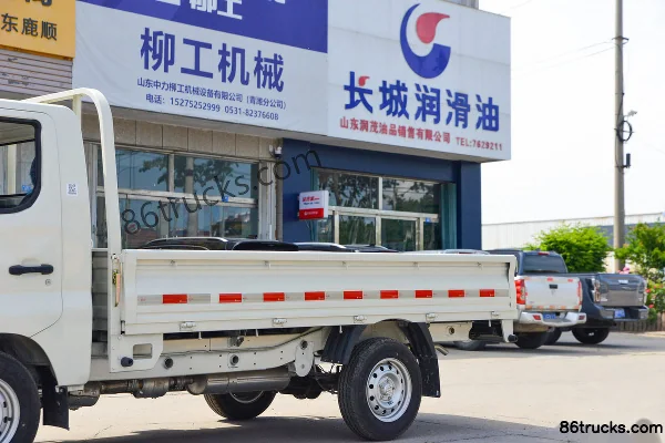 Foton Xiangling M1 Pro Luxe 1.6L 122 ch 4X2(6 roues) Essence Camion plateau simple cabine 3,05 m (pneu arrière simple) Carrosserie (1) | 86T